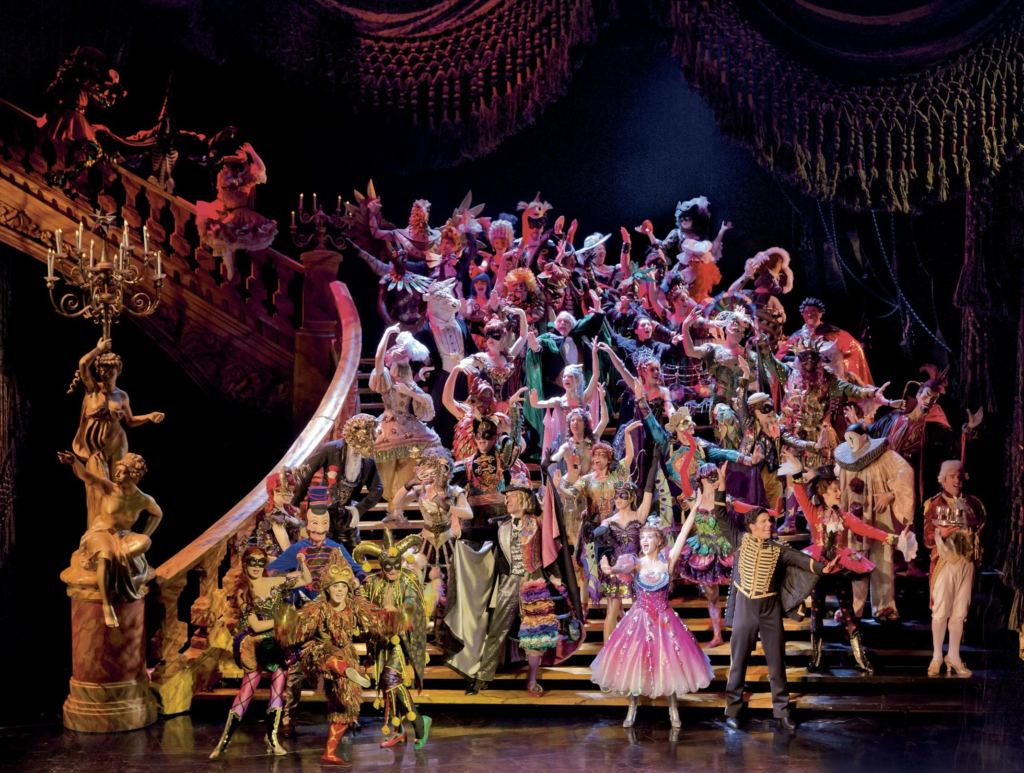 La scène "Masquerade" du Fantôme de l'Opéra.